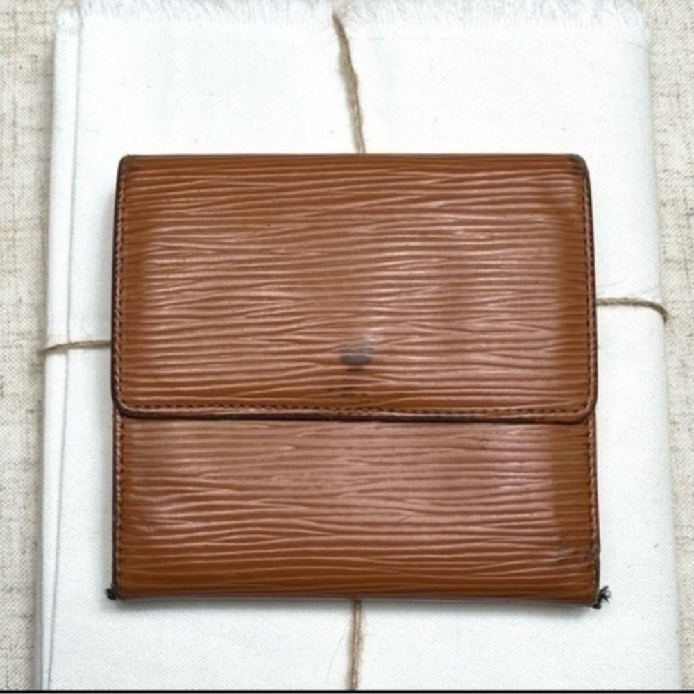AUTHENTIC Louis Vuitton Marco Wallet. Color: Brown
